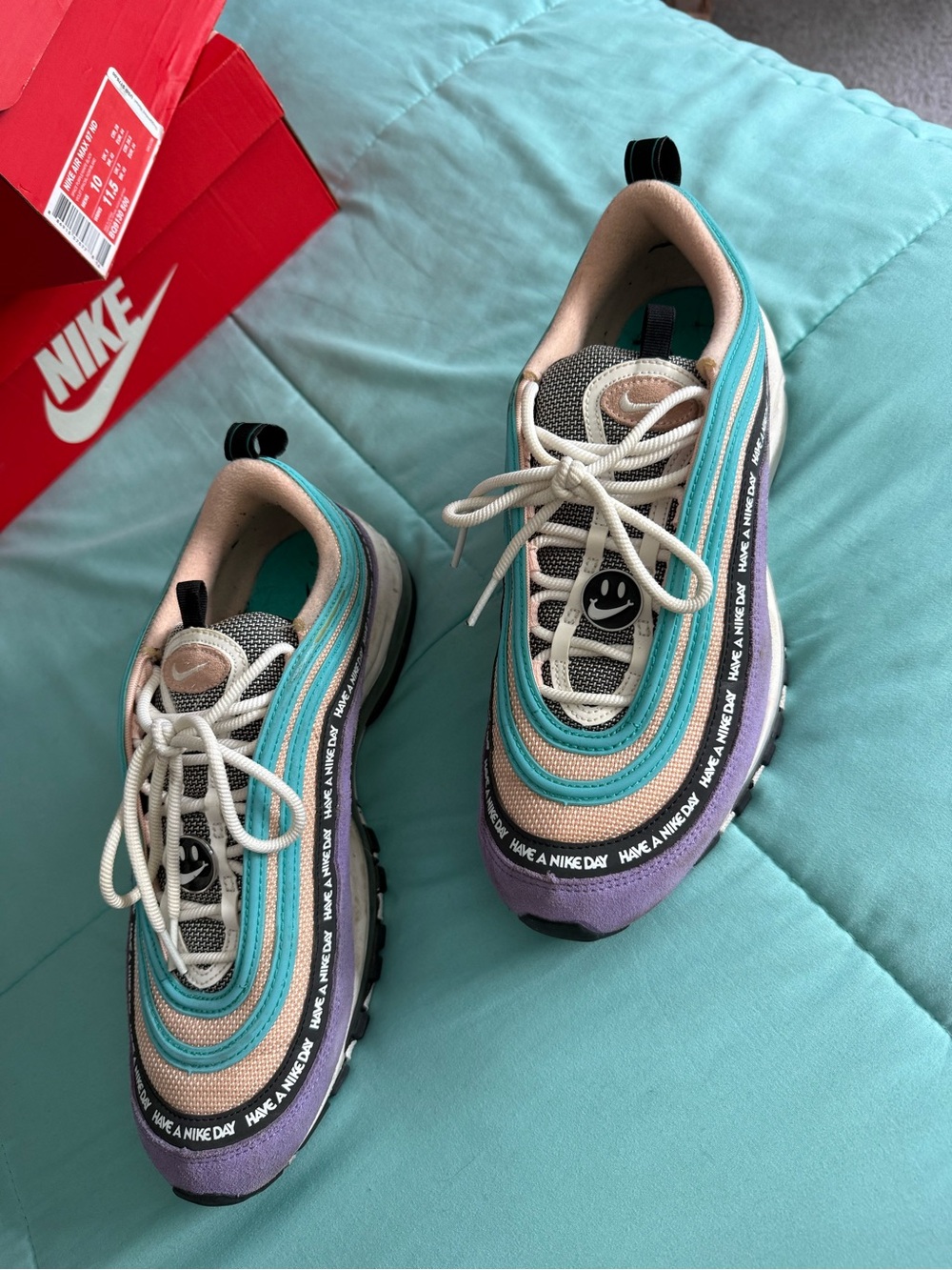 Nike Women’s/ Men’s Sneakers - Teal & Lavender - Picture 2 of 2